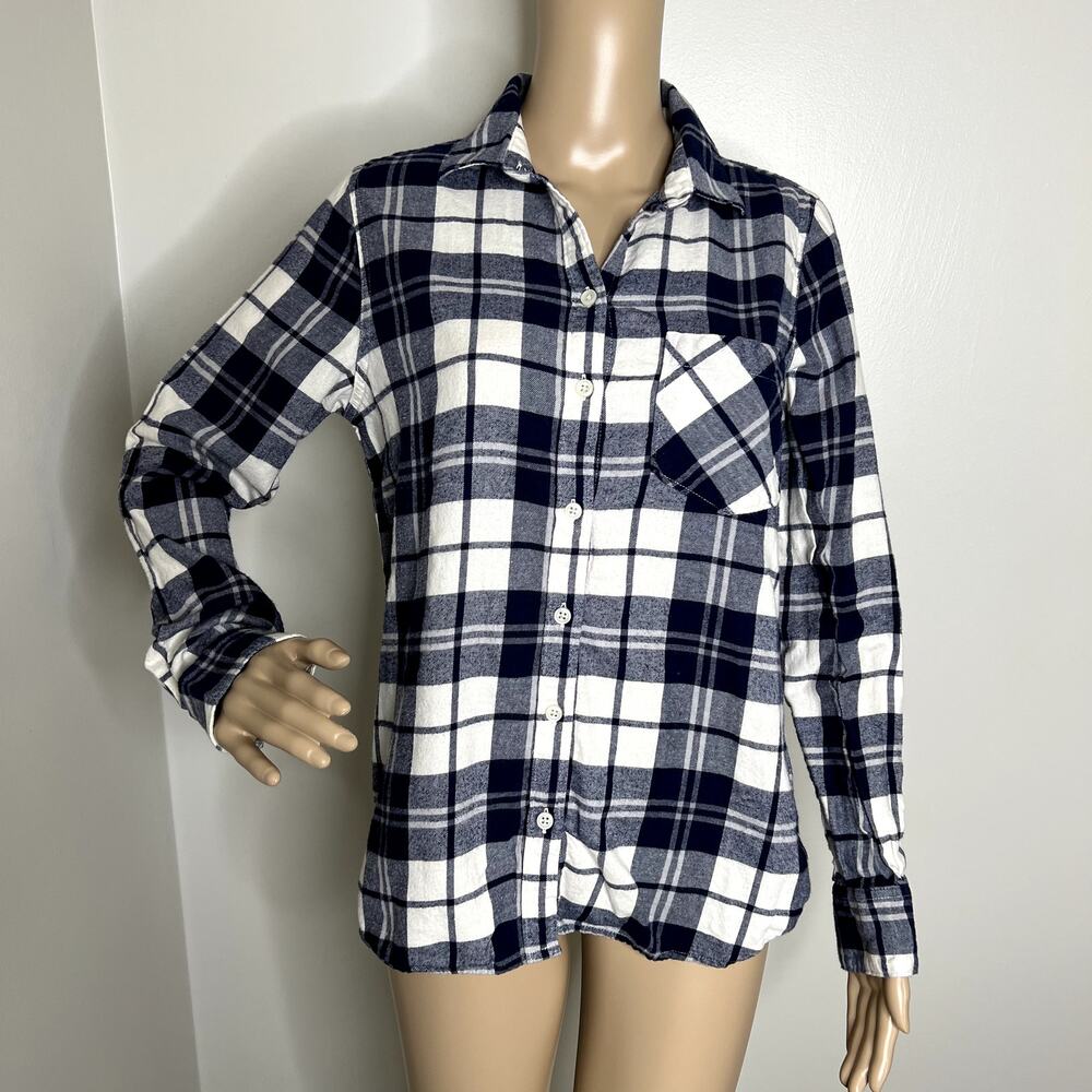 Old Navy Blue Plaid The Classic Button Down Top